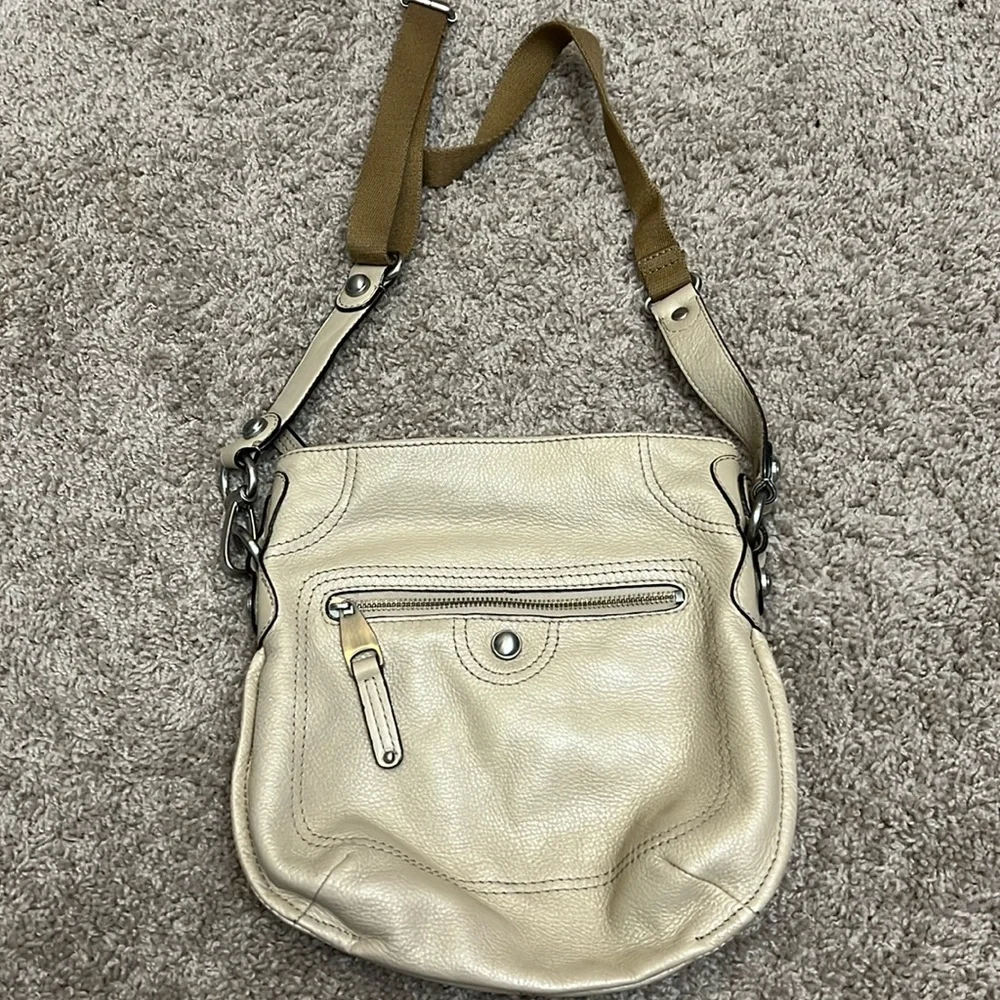 B Makowsky leather Crossbody shoulder bag light brown